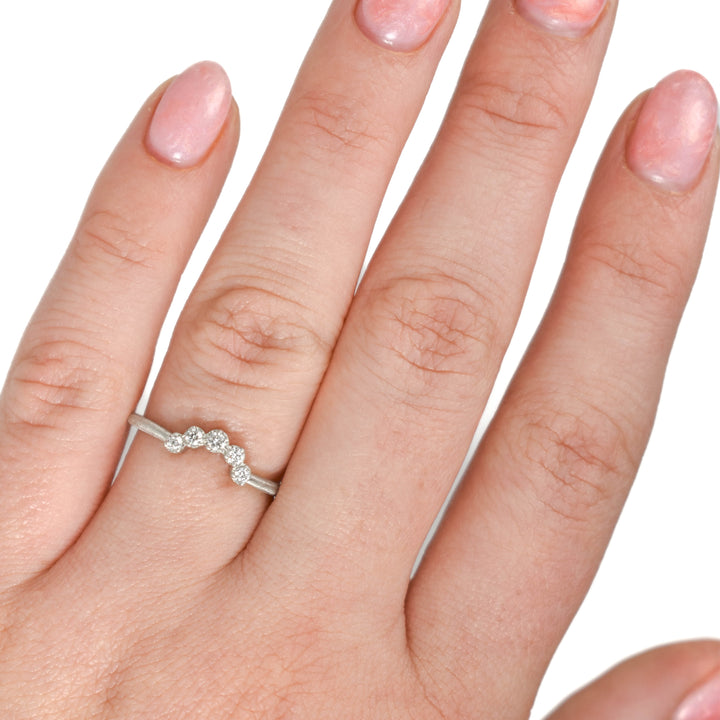 Muguet Five Diamond Curve Ring