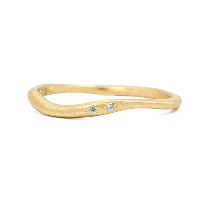 Simple Rounded Curve Diamond Band