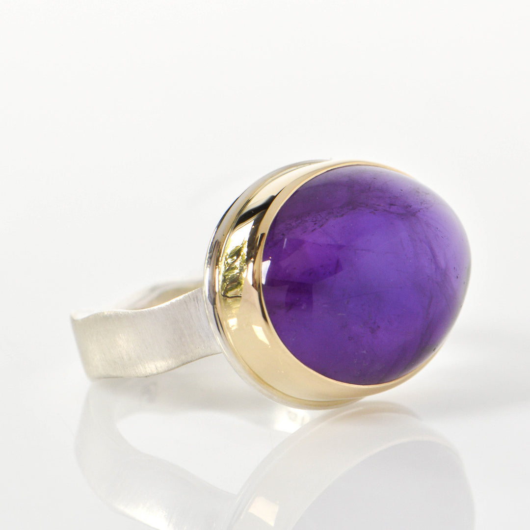 Oval Smooth Amethyst Ring