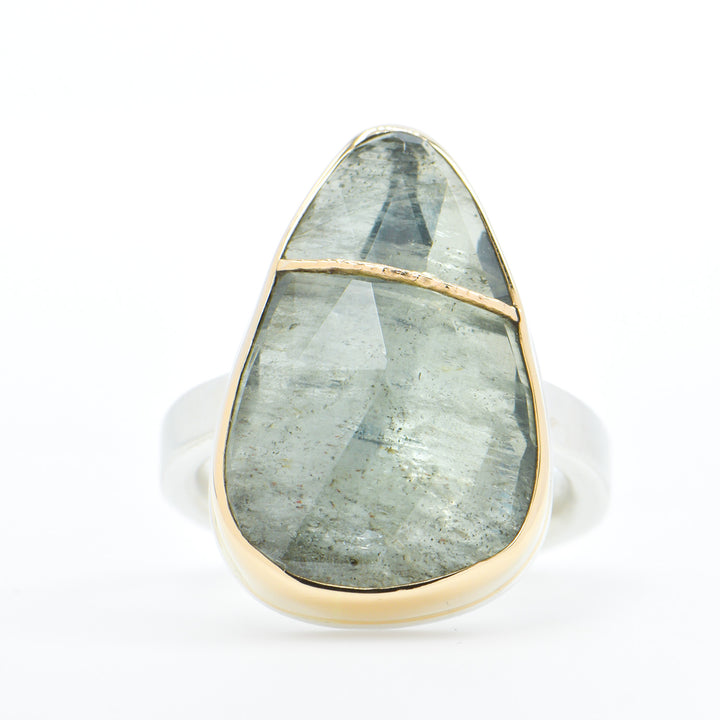 Asymmetrical Green Beryl Gold Grout Ring