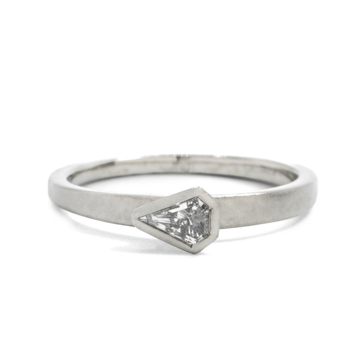 Horizontal Grey Kite Diamond Ring