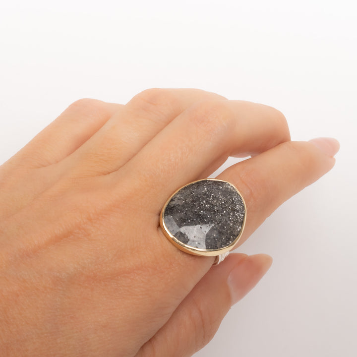 Graphite in Quartz Ring
