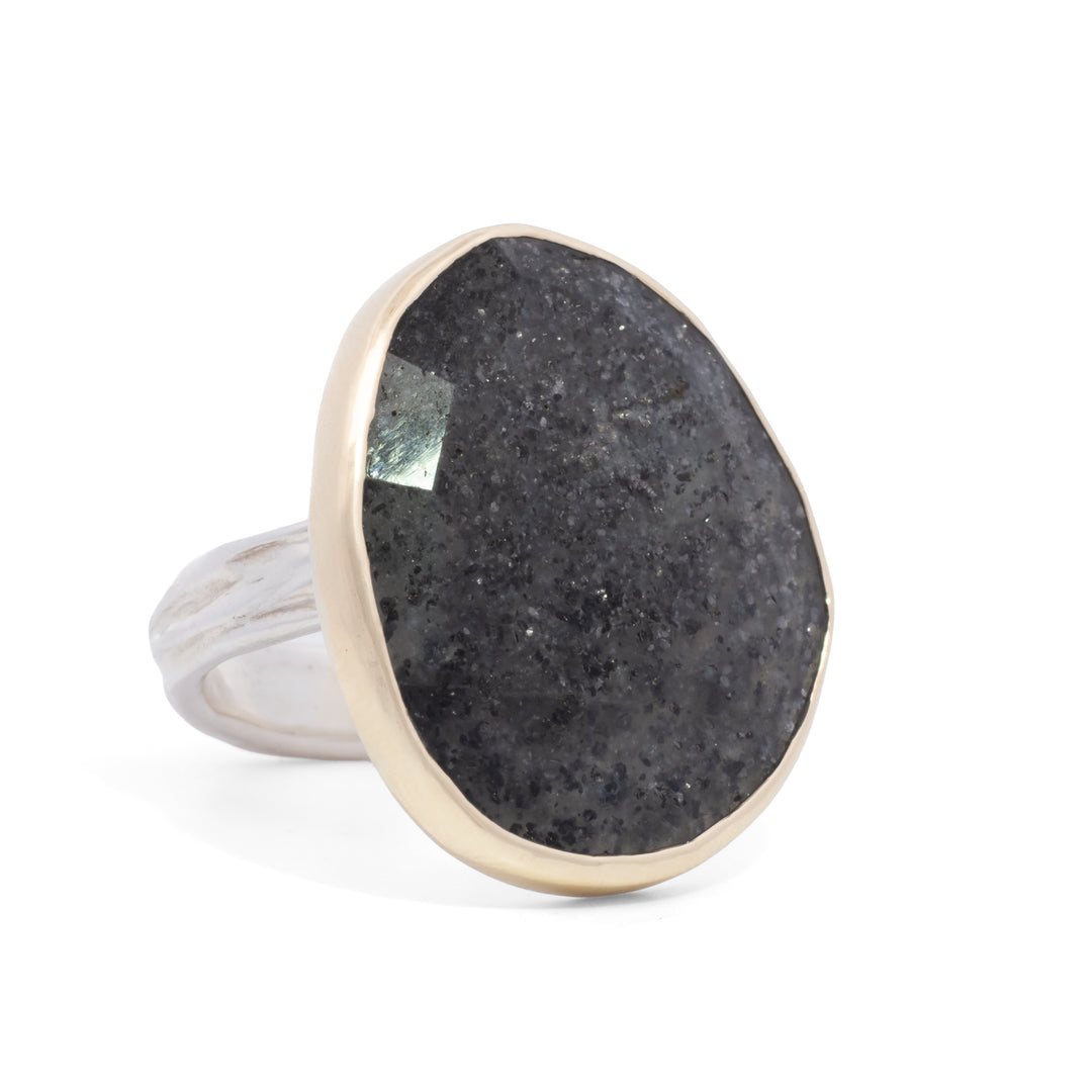 Graphite in Quartz Ring