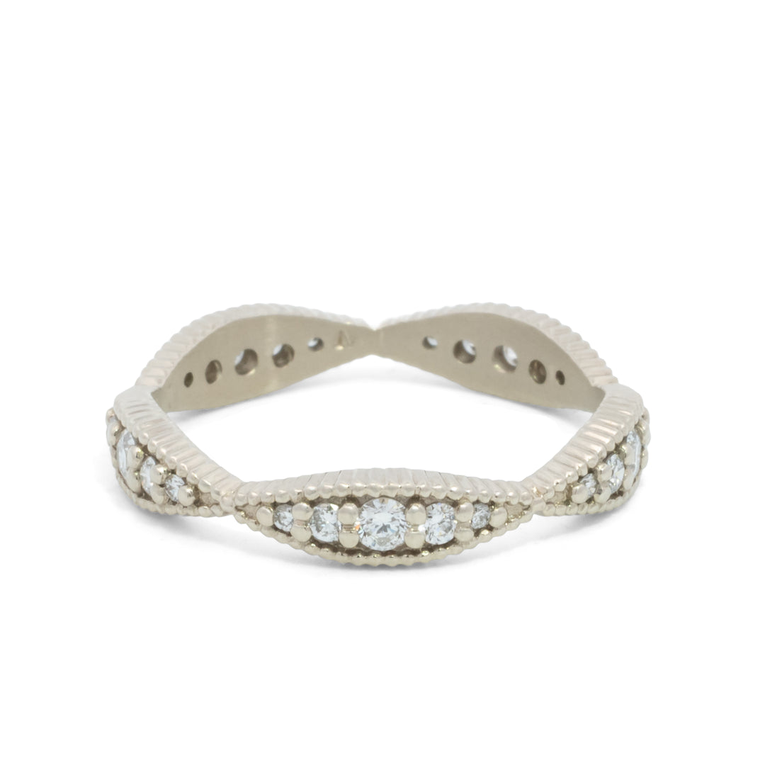 Ribbed Nestle Eternity Band