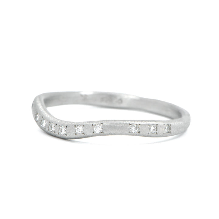 Scattered Diamond Curved Band