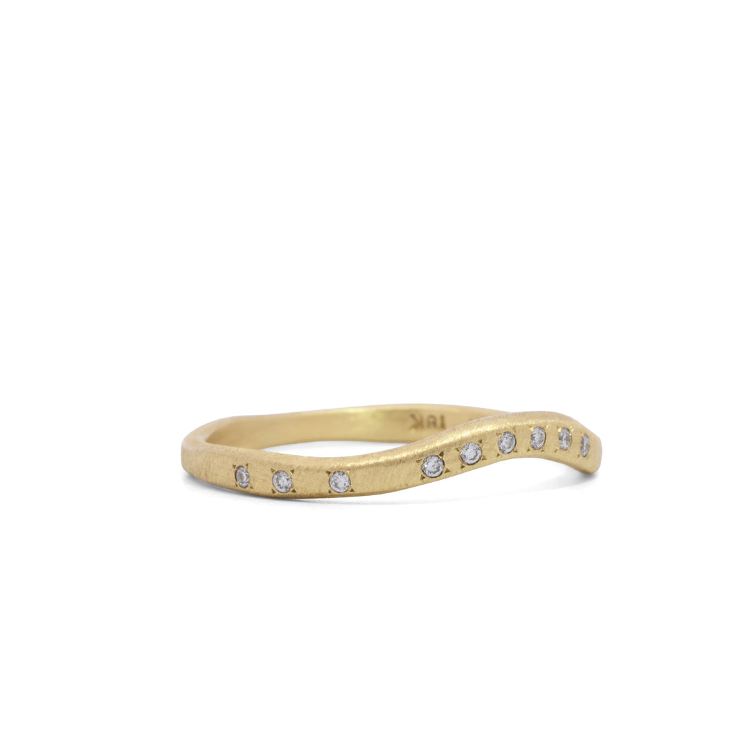 Scattered Diamond Curve Ring
