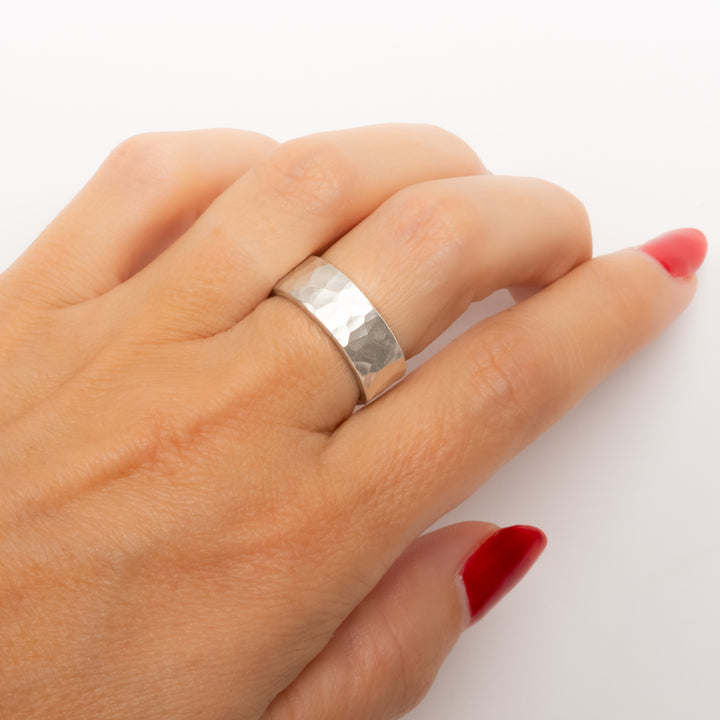 8mm Hammered Band