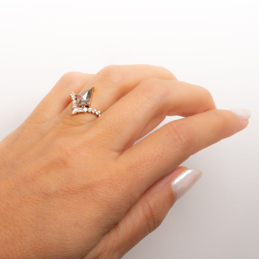Rustic Kite "V" Ring