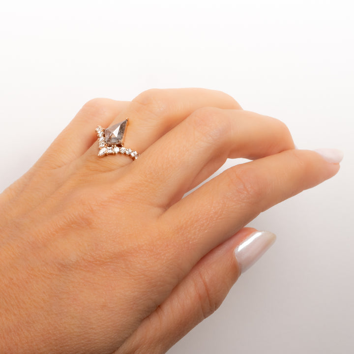 Rustic Kite "V" Ring