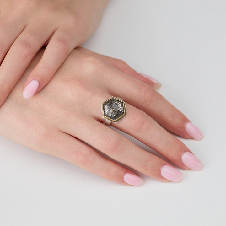 Tourmalinated Quartz Ring