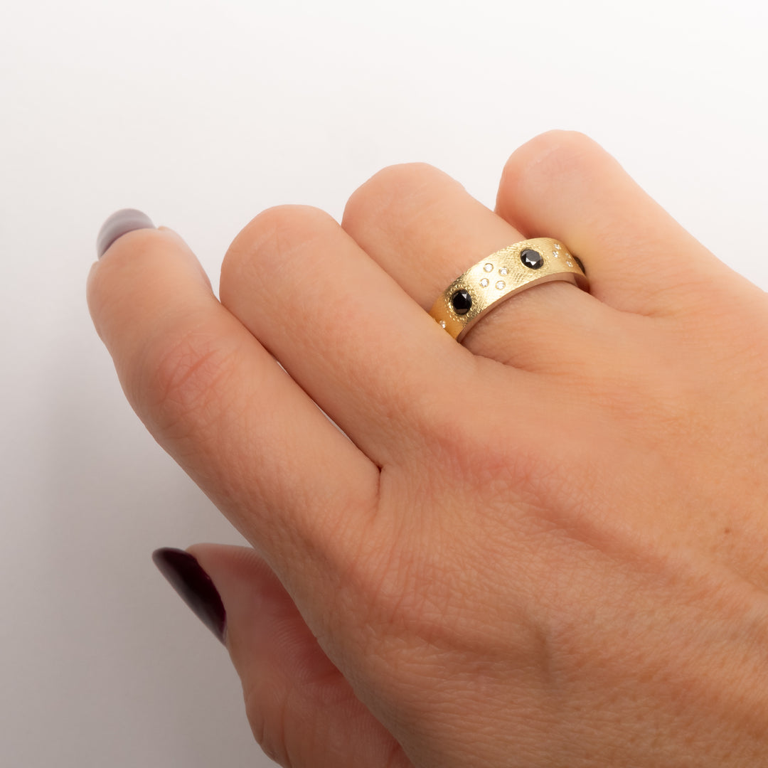 Trunk Show 6 mm Daphnie Black & White Diamond Ring