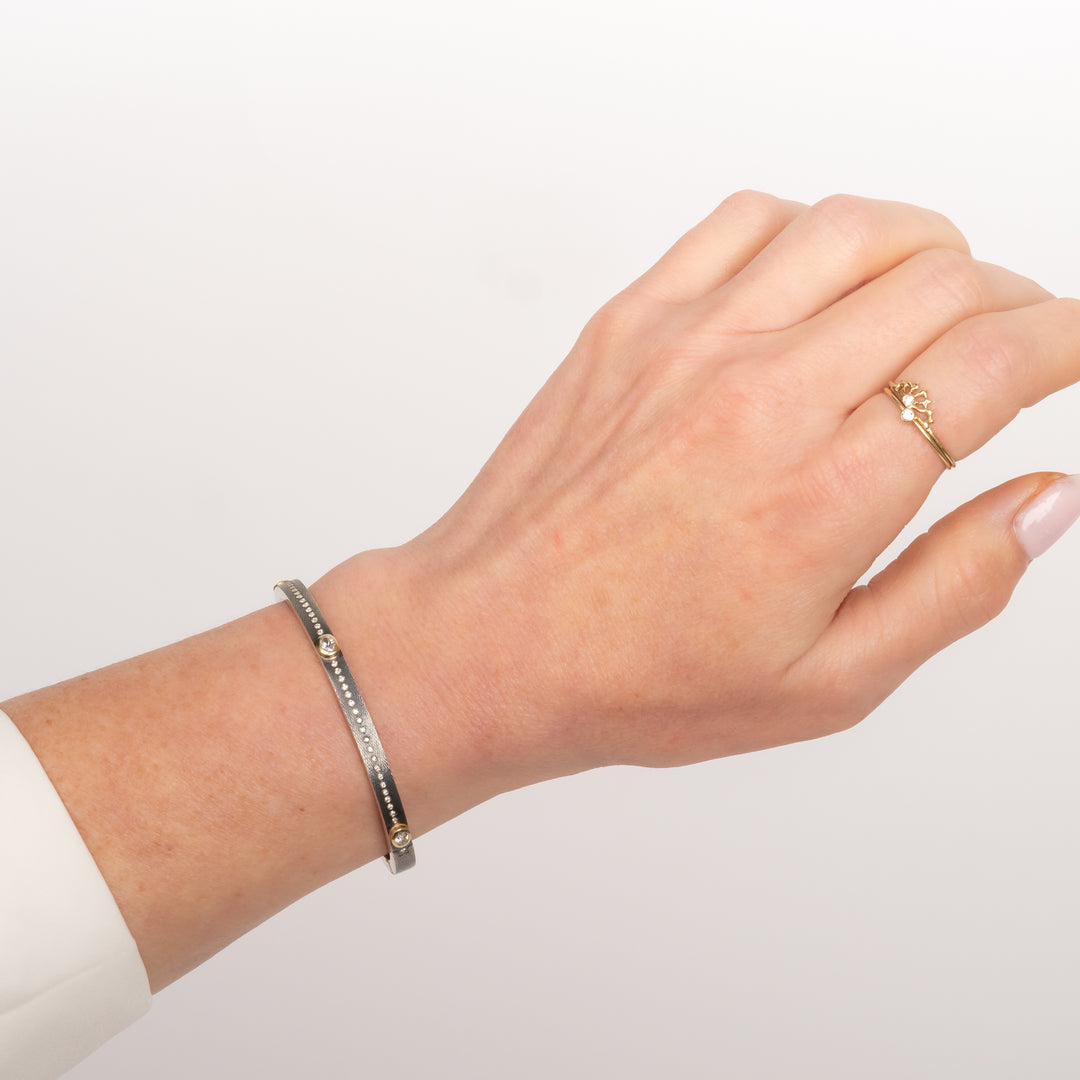 Junia 4 mm Three Oval Diamond Bezel Bracelet