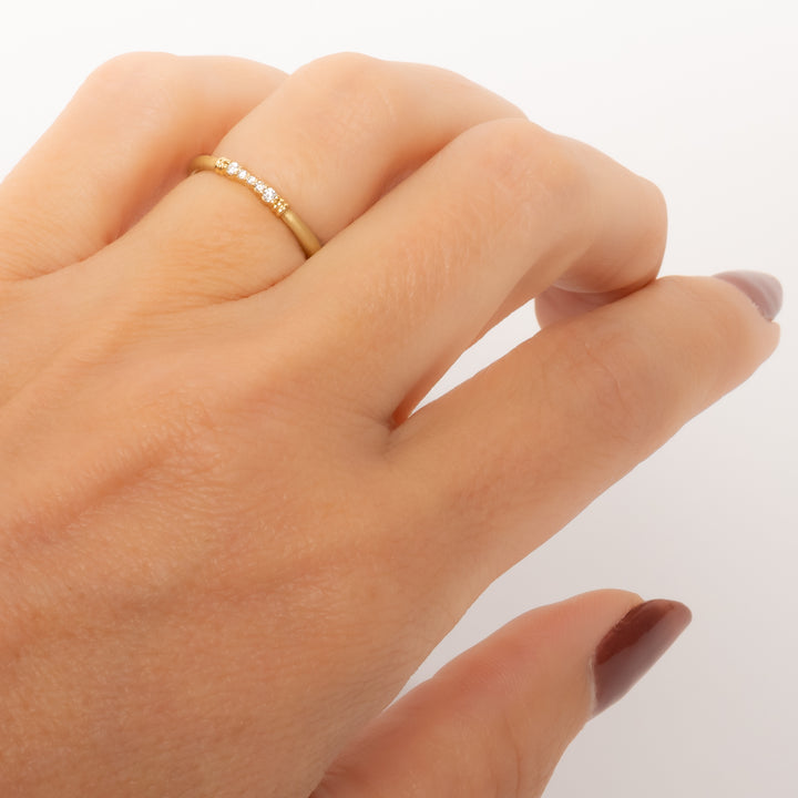 Vieira Cradle Ring
