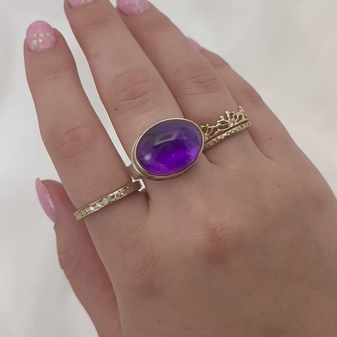 Oval Smooth Amethyst Ring