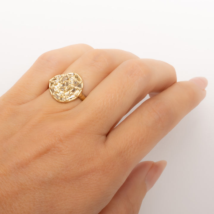 The Labyrinth Ring