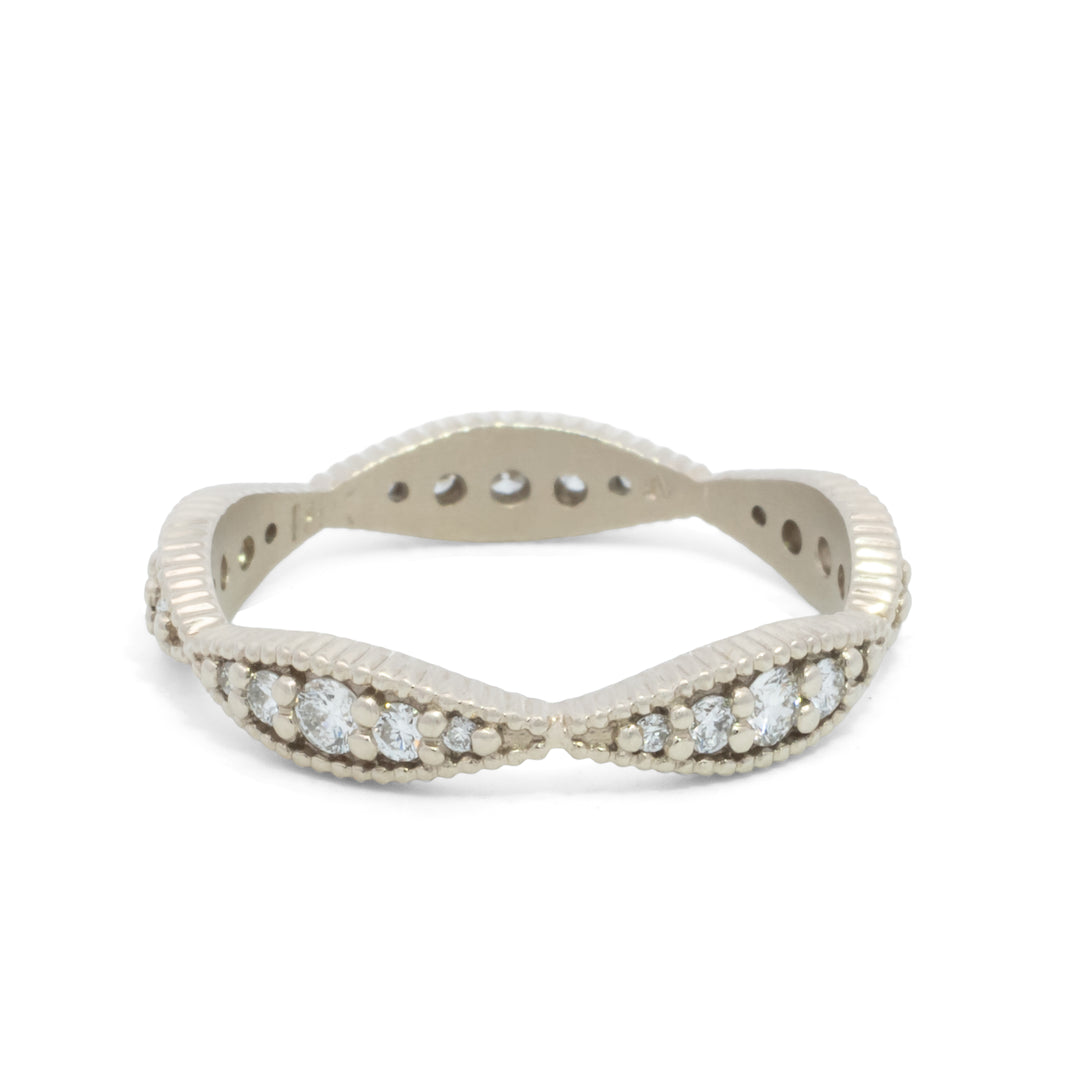 Ribbed Nestle Eternity Band