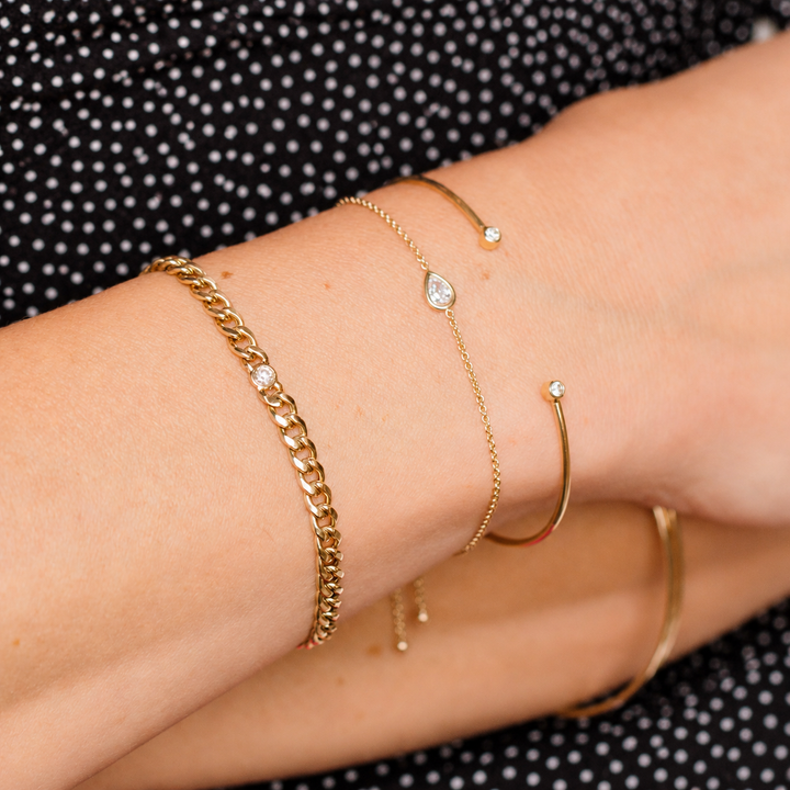 Medium Curb Chain Bracelet with Single Floating Diamond